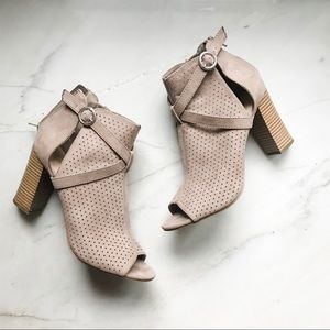 ✂️Madden NYC Bryin Taupe Open-Toed Booties Size 8